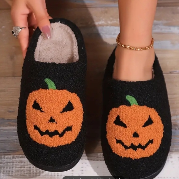 New soft Halloween Fall pumpkin slippers size 5 thru 10 available see al… - Picture 3 of 8